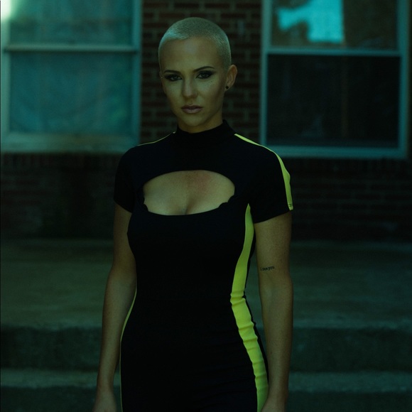 Meet your Posher, Acacia - Picture 2 of 8